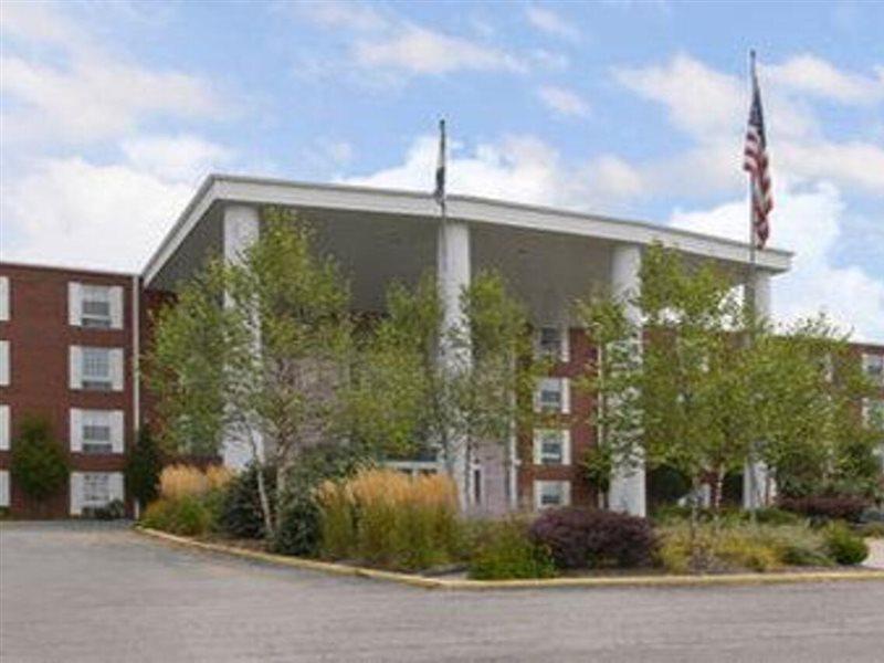Ramada Conference Center Hotel Morgantown Buitenkant foto