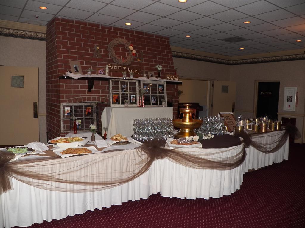Ramada Conference Center Hotel Morgantown Buitenkant foto