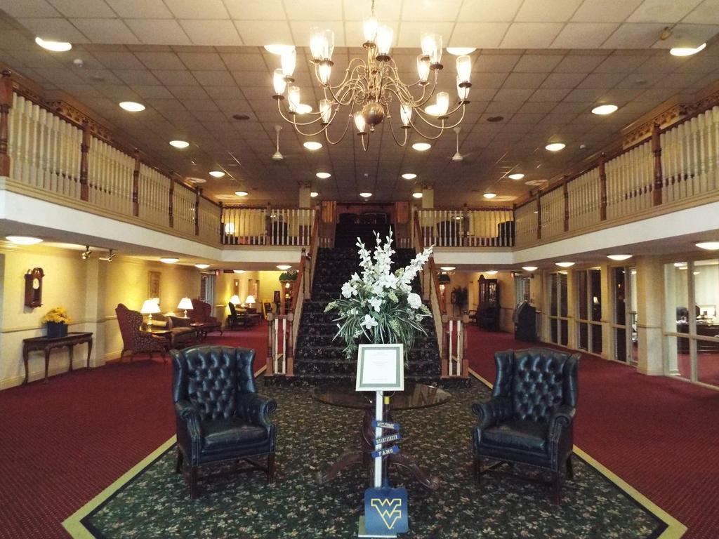 Ramada Conference Center Hotel Morgantown Buitenkant foto